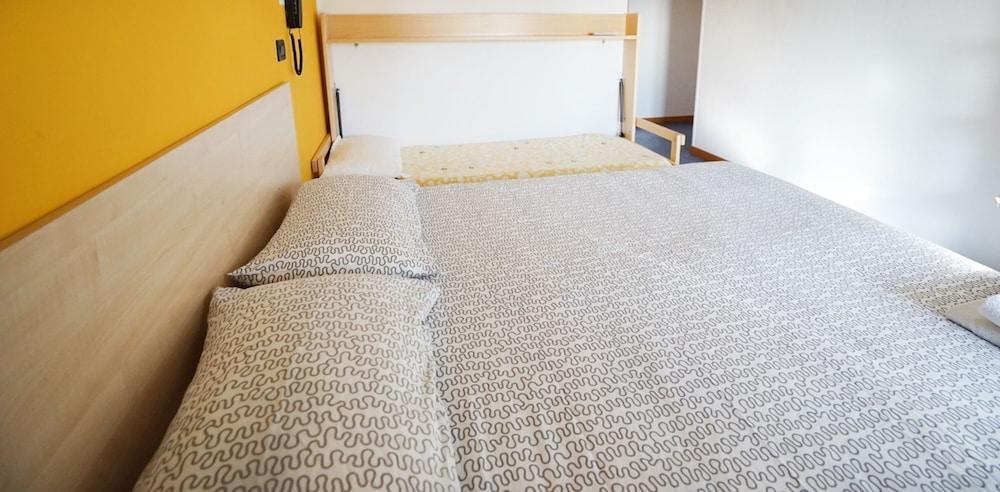 Hotel Morfeo - Young People Hotels (Adults Only) Rimini Eksteriør bilde