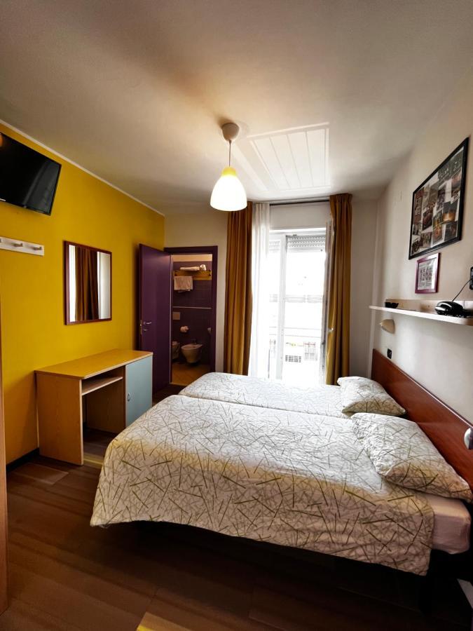 Hotel Morfeo - Young People Hotels (Adults Only) Rimini Eksteriør bilde